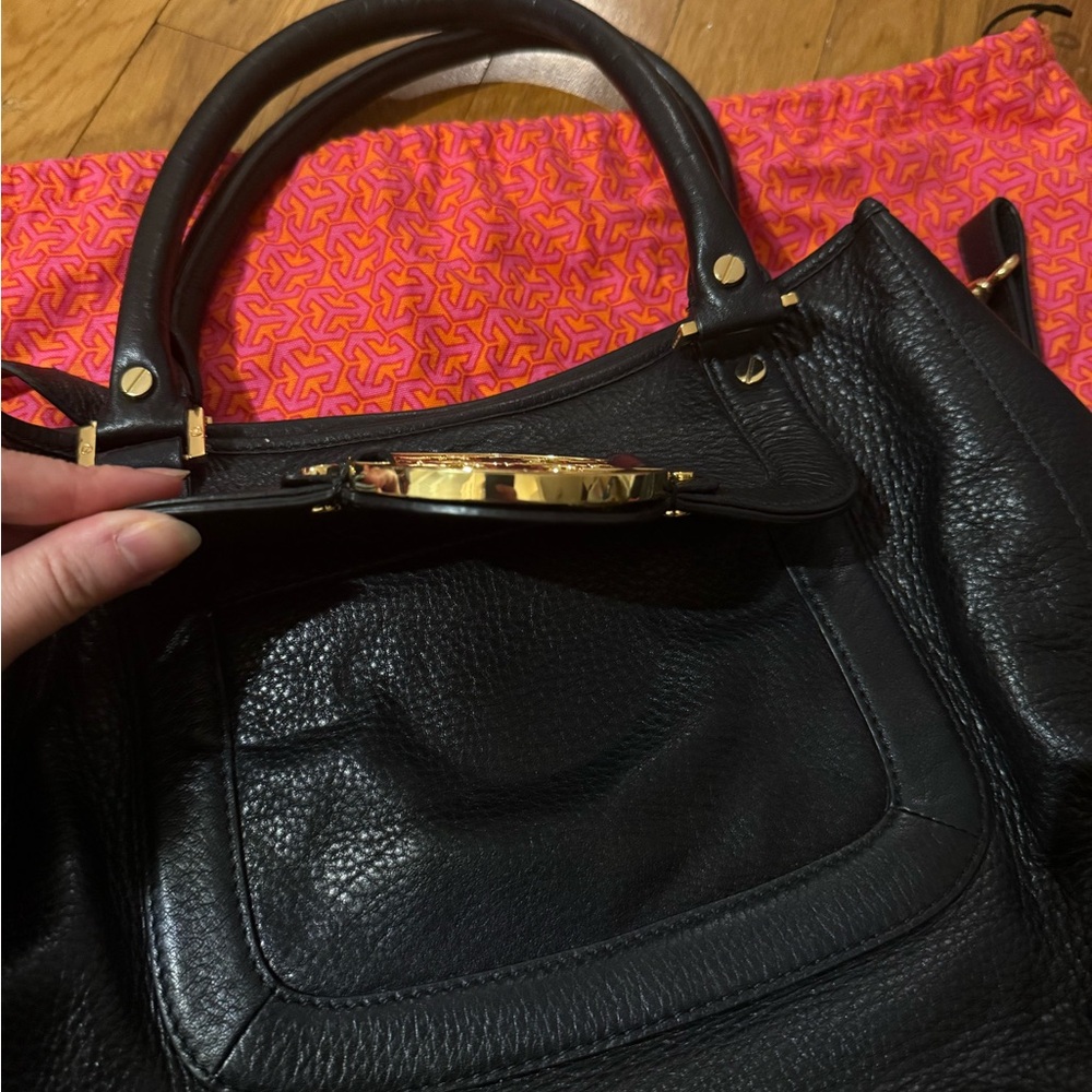 Tory Burch Navy Leather Shoulder Bag with Gold Accents - Picture 2 of 7